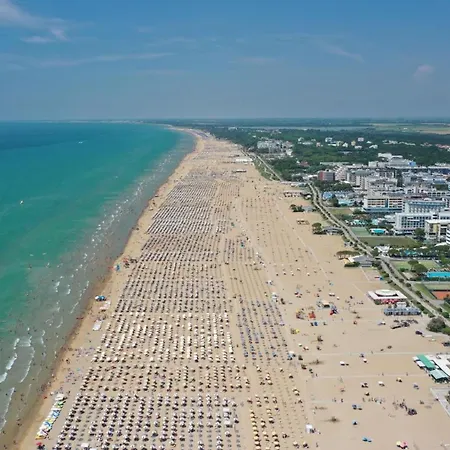 Dream With An Amazing Garden Bibione
